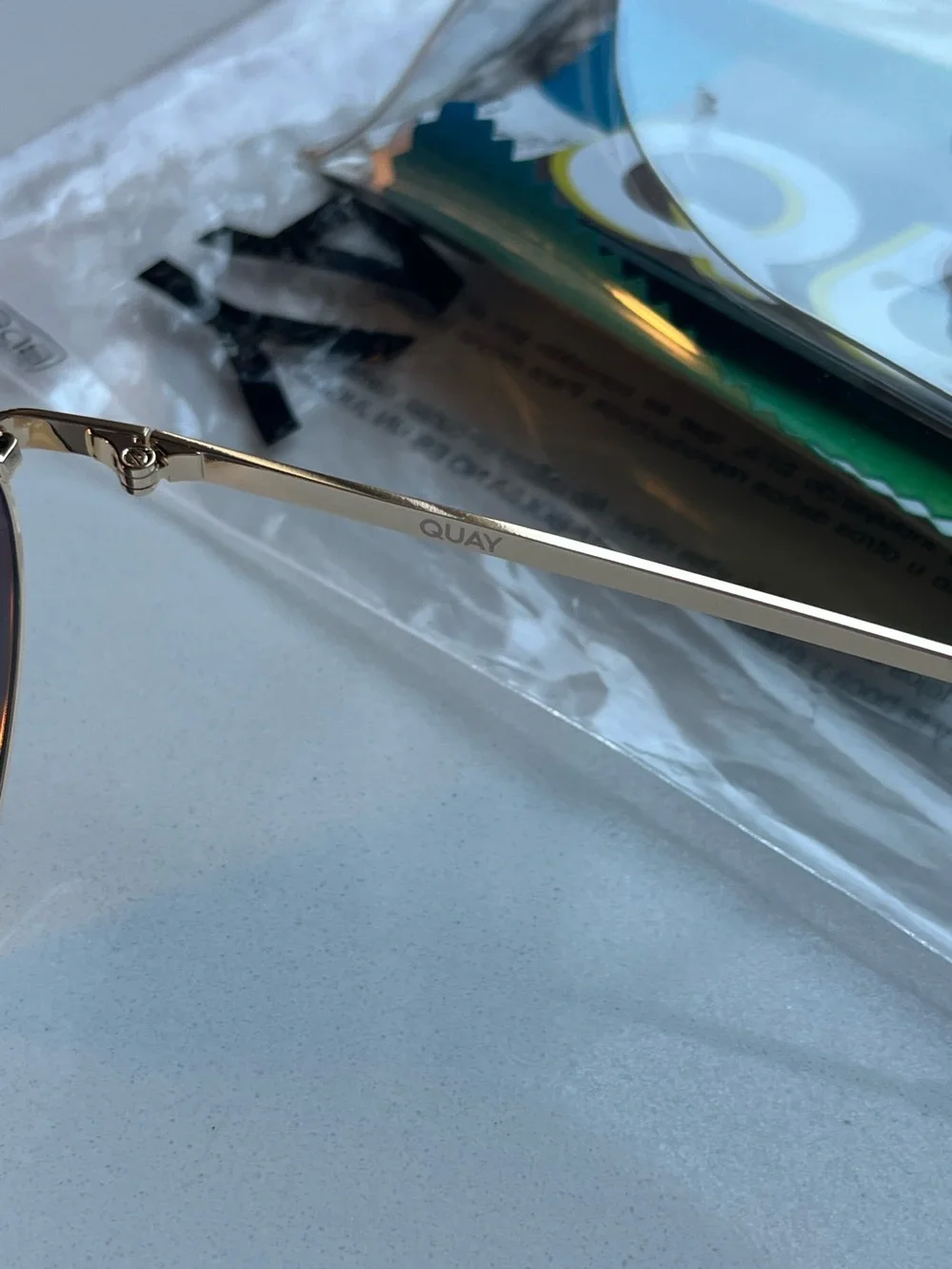 Quay Australia Heartbreaker Sunglasses Gold Frame / Rainbow Mirrored Lens - NWT